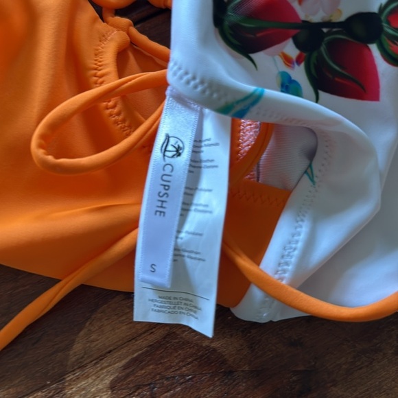 Cupshe Floral Cutout Swimsuit Size Small - Picture 4 of 5